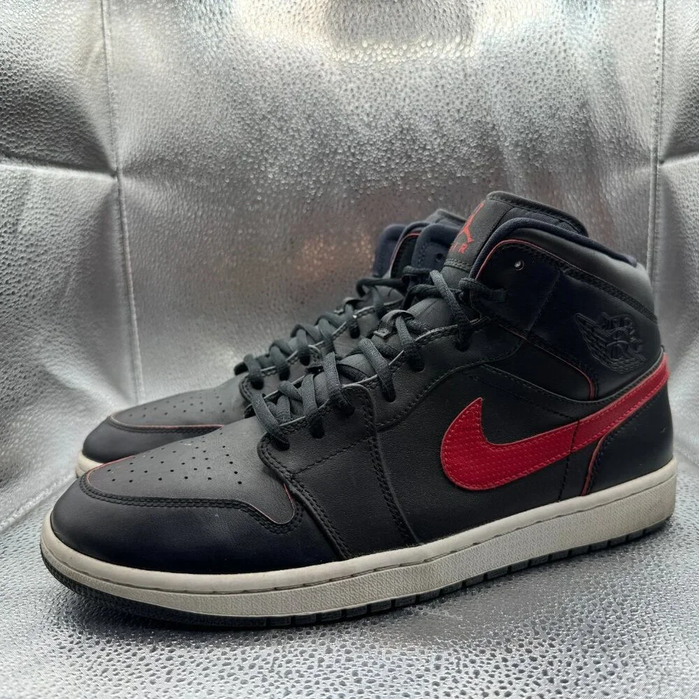 Size 11 Nike Air Jordan 1 Retro Mid Black Red Bred Mens Sneaker Shoes 554724-009